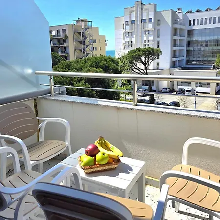 In 070 - Happy Golem (Tirana)