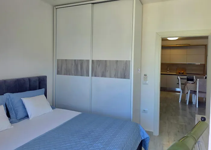 In 070 - Happy Lägenhet