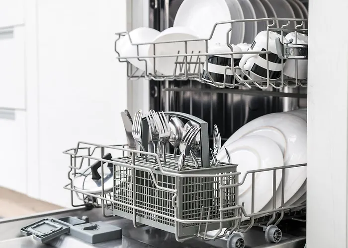 In 070 - Happy Golem (Tirana)